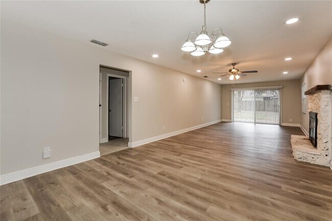 Building Photo - 25501 Troon Ave