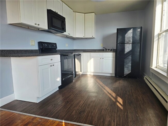 Building Photo - 81 Genesee St