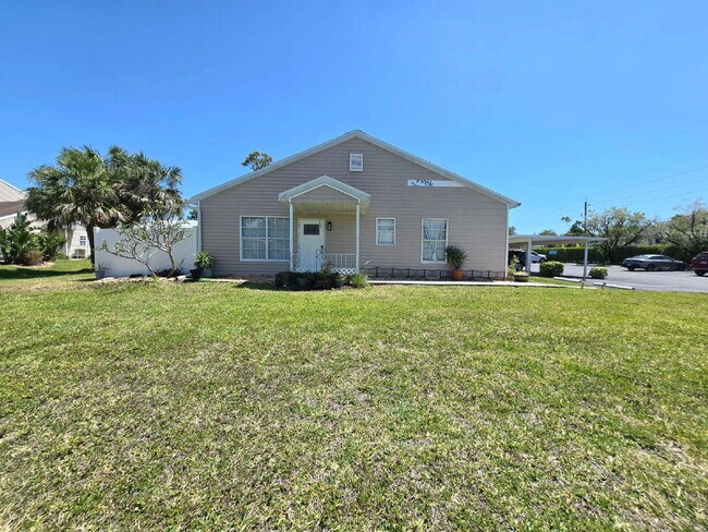 Foto del edificio - 6121 Lakefront Dr