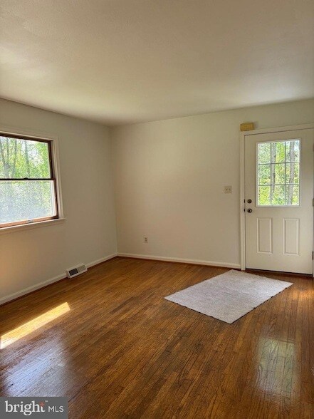 Building Photo - 6025 Honey Hollow Rd