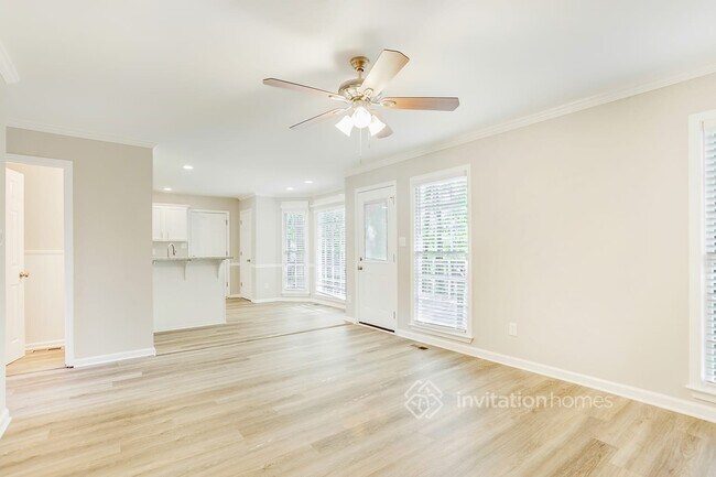 Building Photo - 5081 Stratford Way