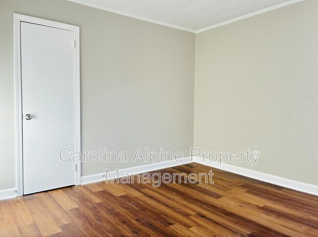 Foto del edificio - 309 E Gibbs St