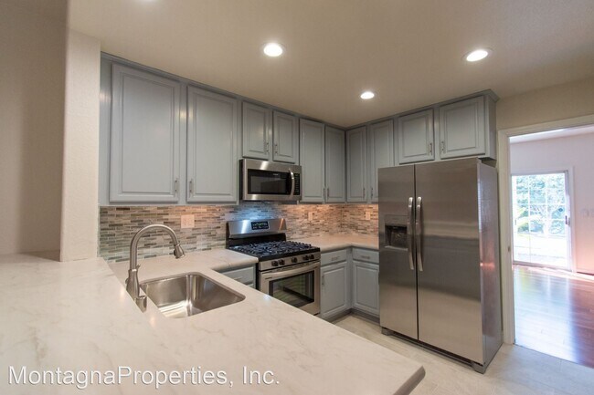 Building Photo - 3 br, 2.5 bath House - 151 Orchard Oak Circle