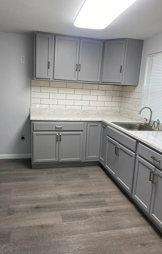 Foto del edificio - 4543 Chestnut Ave