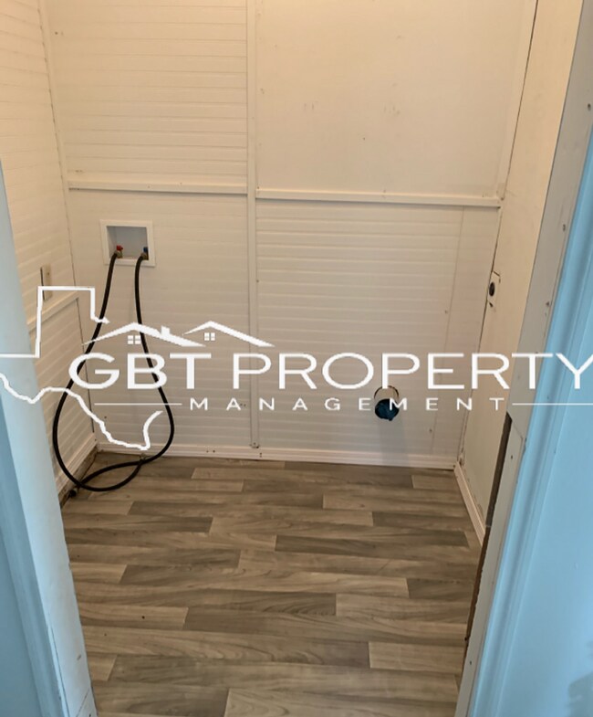 Foto del edificio - 3 Bedroom 2 Bathroom Home!