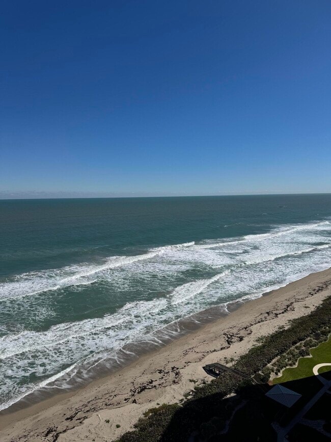 Building Photo - 9500 S Ocean Dr