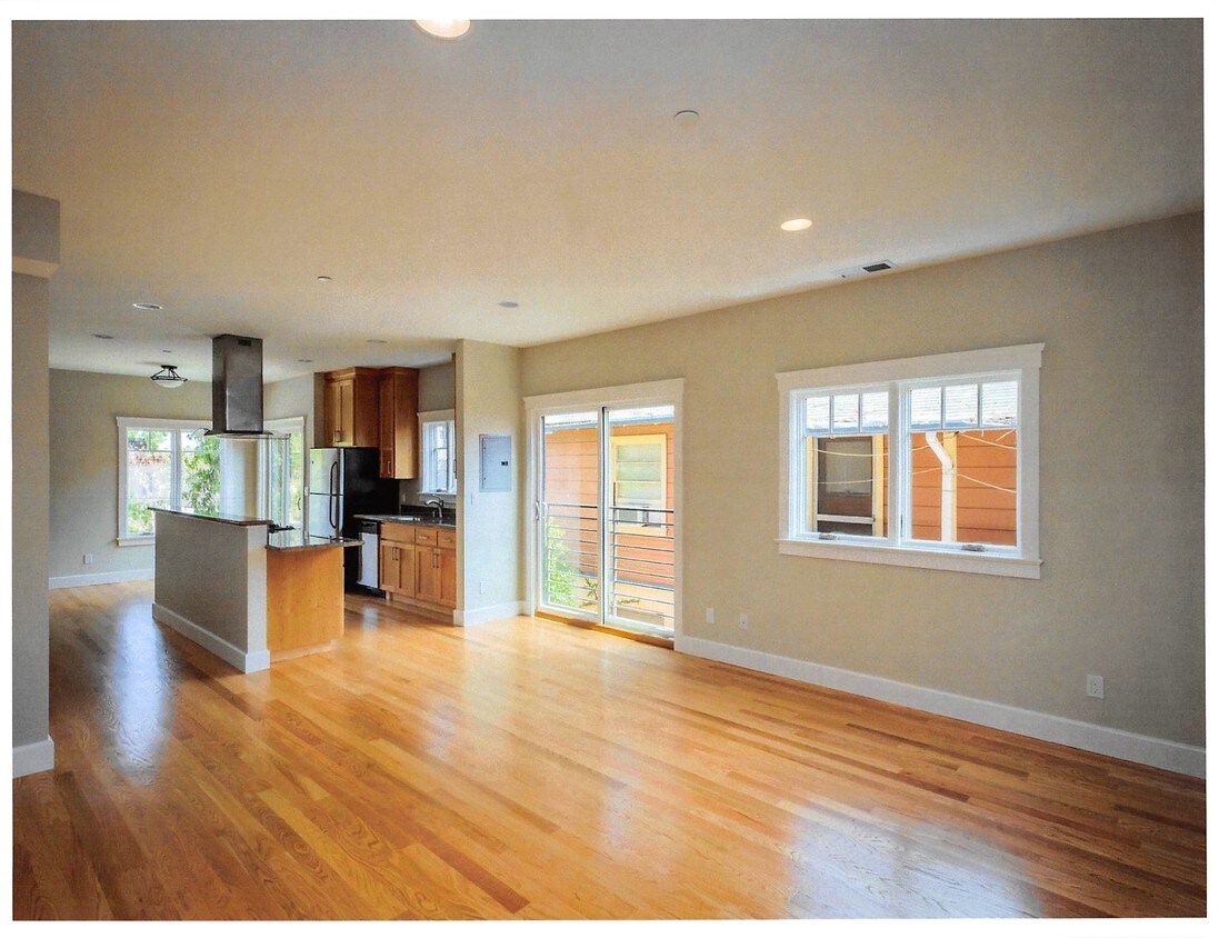 Living area - 1321 El Camino Real