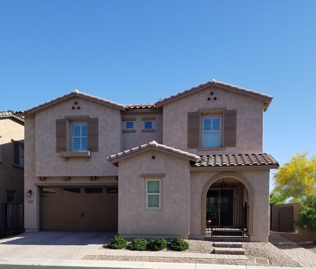 Building Photo - 4728 E Parkside Ln