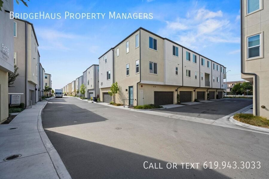 Foto principal - 5480 Seacliff Pl