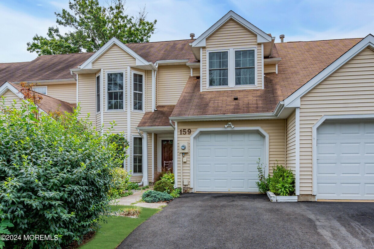 Foto principal - 159 Daisy Dr