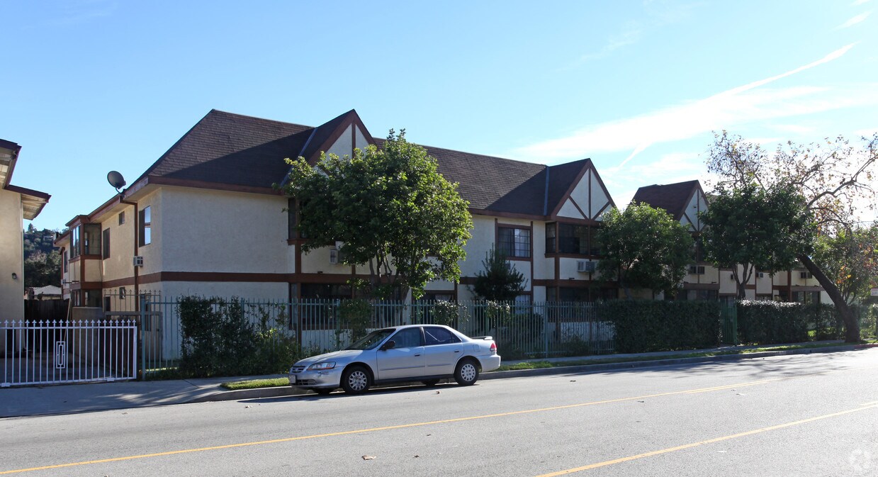 Building Photo - 508 San Pascual Ave