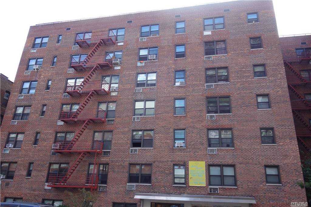 Primary Photo - 143-40 Roosevelt Ave