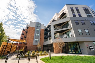 Building Photo - The Ellis