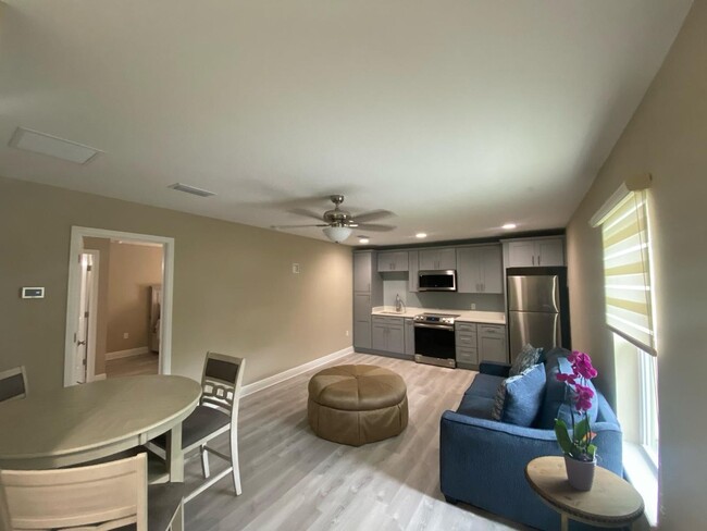Building Photo - **Furnished** Beautiful and Spacious 1/1 A...