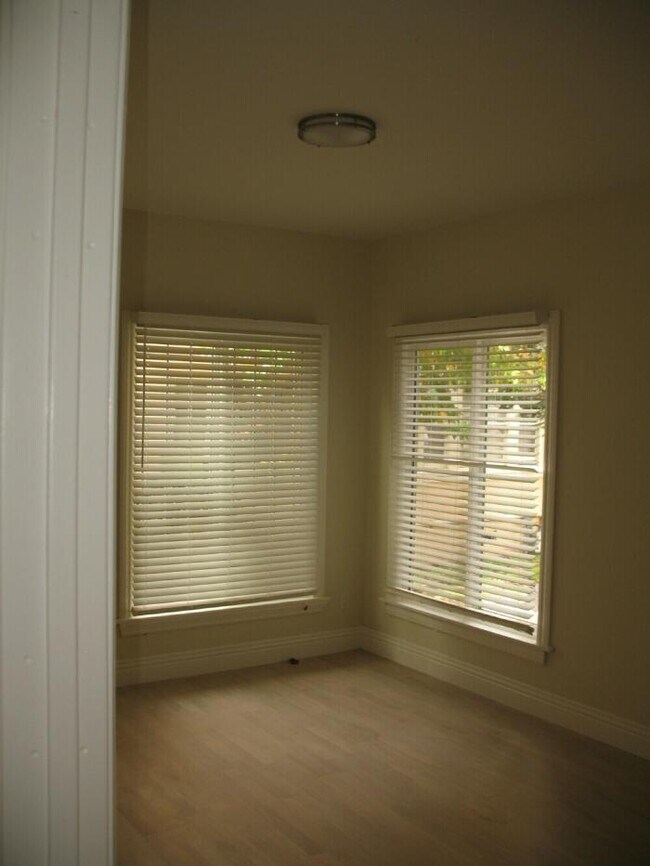 Foto del edificio - 2 bedroom in Oakland CA 94610