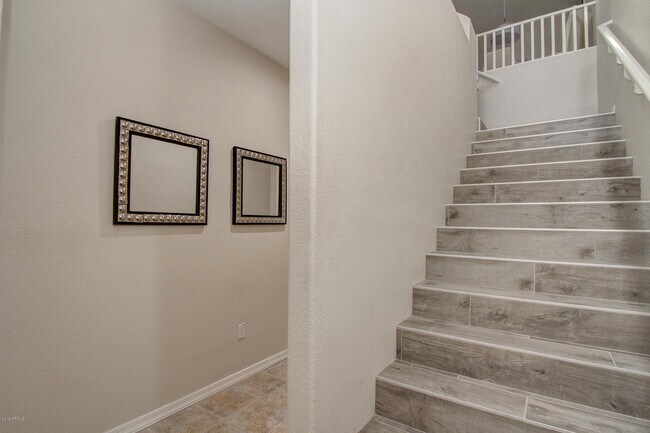 Building Photo - 15221 N Clubgate Dr