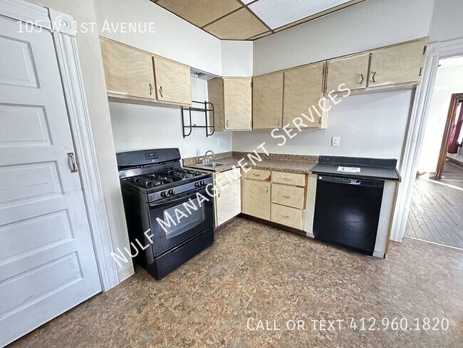 Building Photo - Fantastic Home in West Mifflin