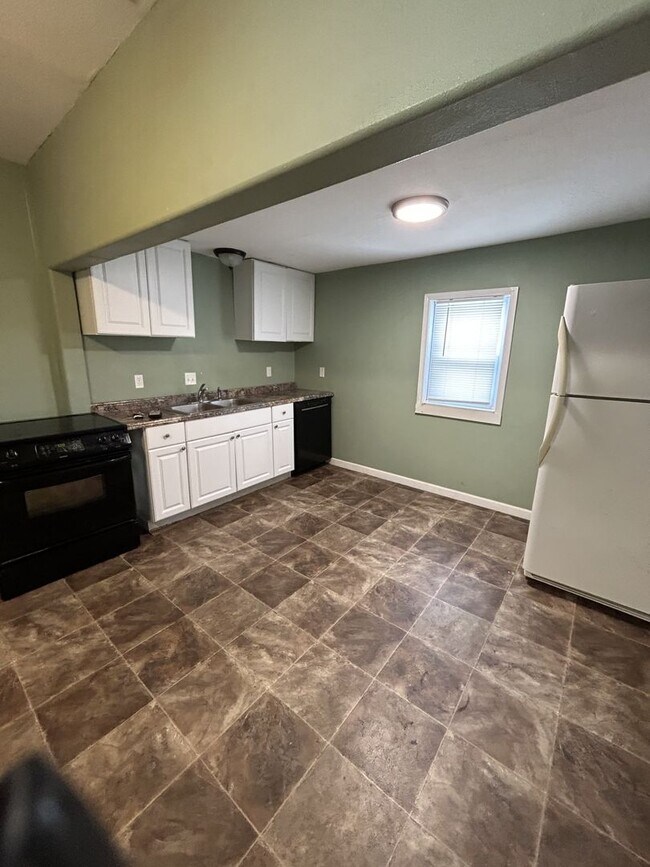 Foto del edificio - So Cute! Check Out This 2BR/1BA Home w/Carport!