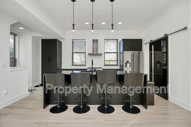 Foto del edificio - 435 Steel Gardens Blvd