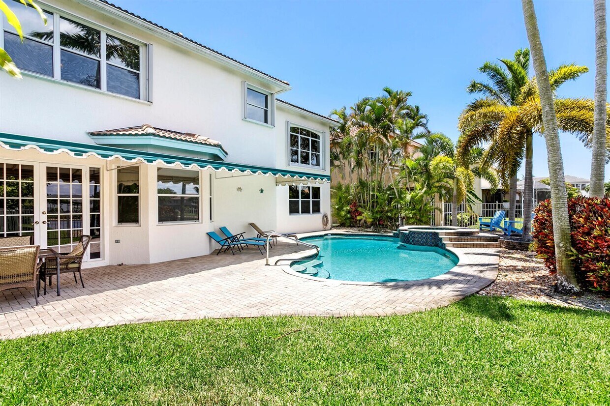 Foto principal - 6241 C Durham Dr