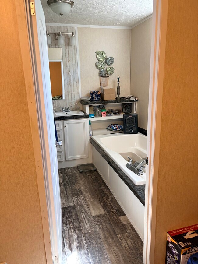 Foto del edificio - 8862 John Hamm Rd