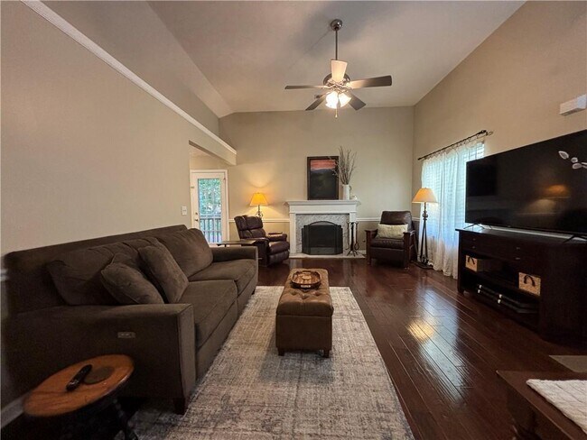 Foto del edificio - 226 Mountain Brook Cir