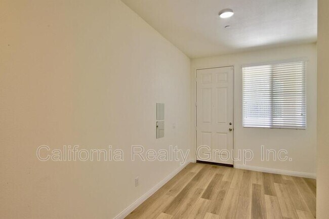 Foto del edificio - 41007 Belleray Ave
