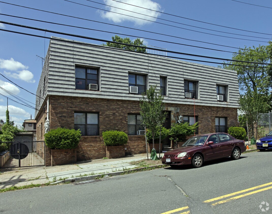Primary Photo - 188-190 Sand Ln