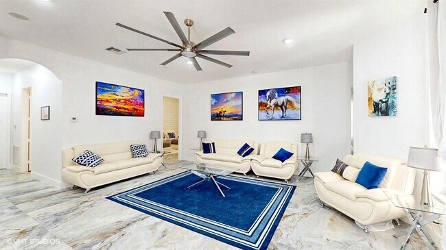 Foto del edificio - 15700 Carrera Ln