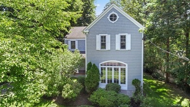 Building Photo - 724 Forest Ave