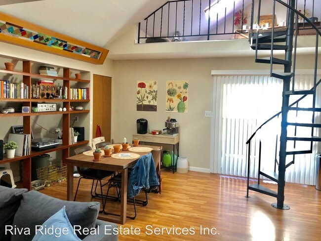 Foto del edificio - 317 Sweetbriar St