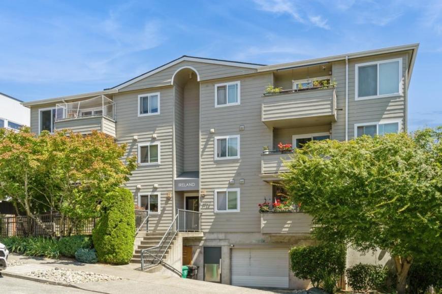 Foto principal - 2 bedroom in Seattle WA 98105