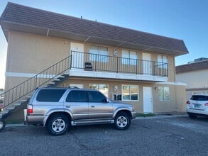 Building Photo - 803 Palo Verde Dr