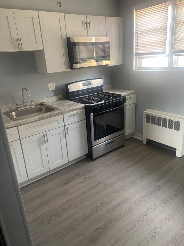 Photo - 6254 Everett St