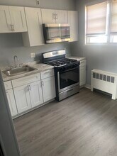 Building Photo - 6254 Everett Ave