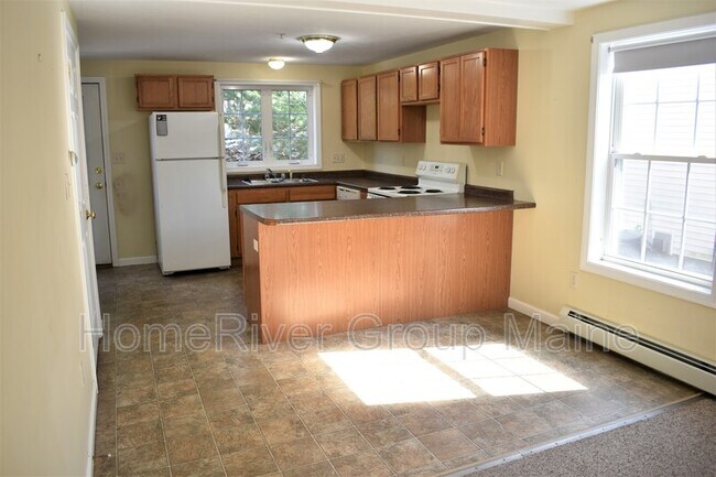 Building Photo - 14 Carriage Ln