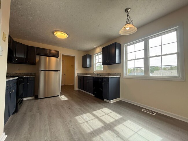 Foto del edificio - 885 Ridge Rd