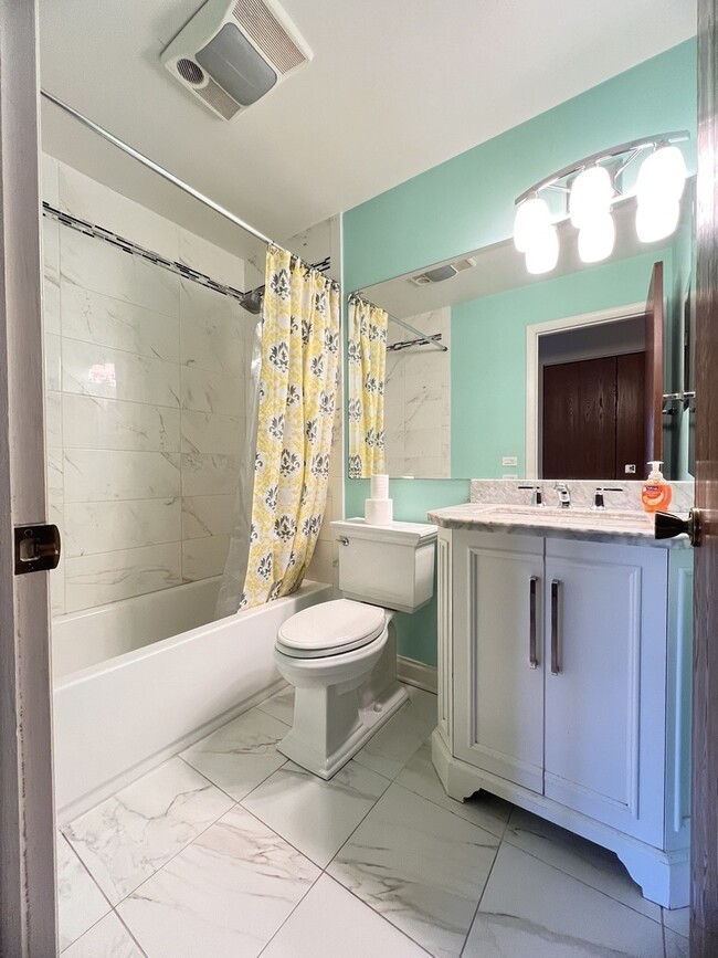 Building Photo - 1542 Heather Ct