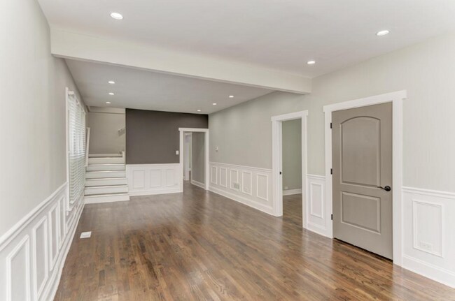 Foto del edificio - 9319 S Clyde Ave