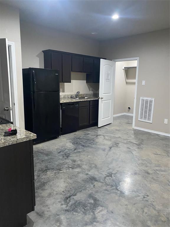 Foto del edificio - 15788 Sycamore Dr