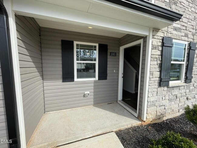 Foto del edificio - 1080 Peony Ln