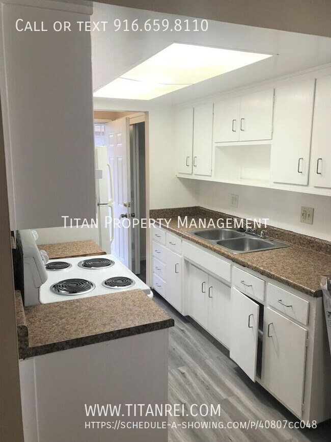 Building Photo - 770 Carro Dr