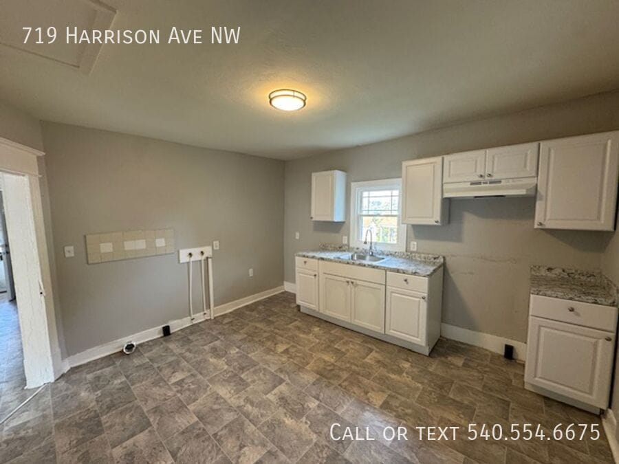Building Photo - 719 Harrison Ave NW