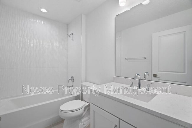 Building Photo - 1601 Pinecliff Dr