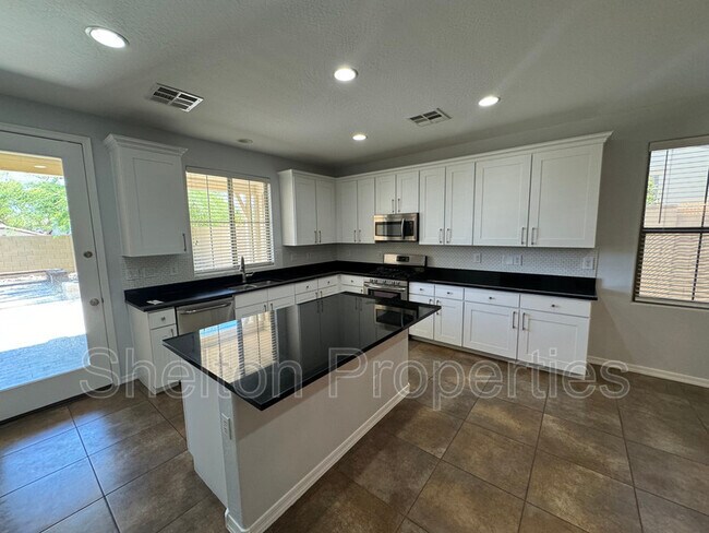 Building Photo - 20553 W Hamilton St
