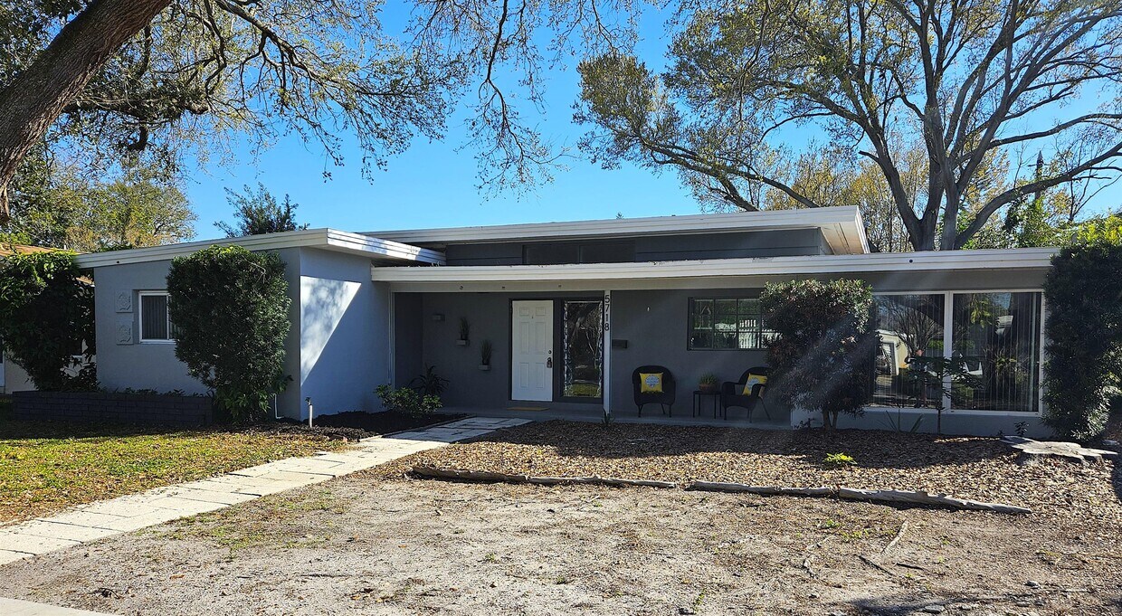 Foto principal - 5718 8th Ave N