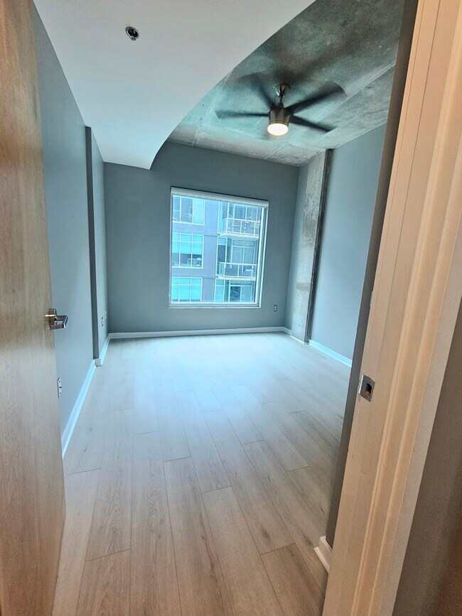 Foto del edificio - 600 12th Ave S