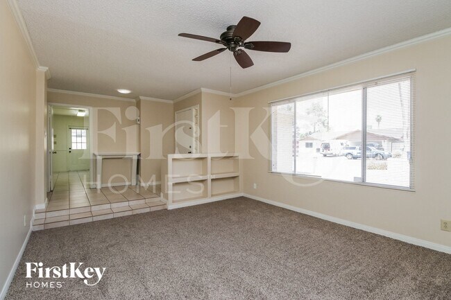 Foto del edificio - 813 E Todd Dr