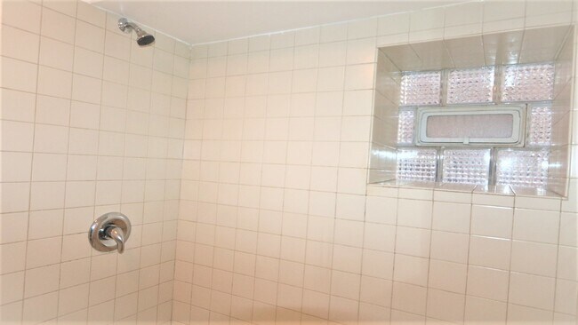 Building Photo - 2603 W 24th Pl