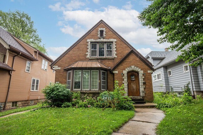 6205 W Girard - 6205 W Girard Ave